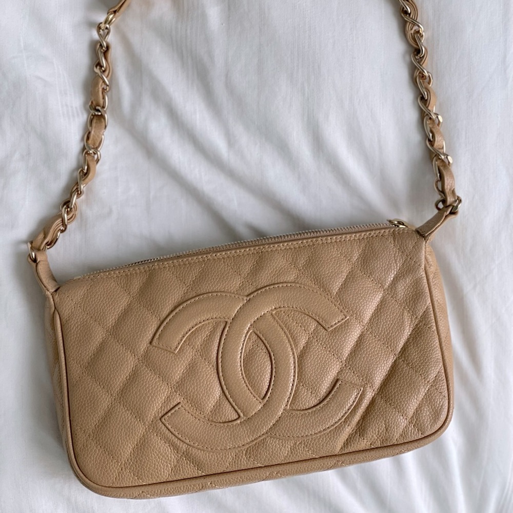 💕sold 💕Authentic Vintage CHANEL Caviar Leather Pochette Shoulder bag